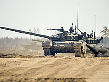 Командующий войсками ЗВО генерал-полковник Александр Журавлев поздравил воинов-танкистов на учении «Запад-2021» с профессиональным праздником