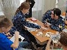 Курсанты Кузбасского института ФСИН России присоединились к Всероссийской акции «Новогодние окна-2023»