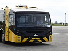 Омский аэропорт закупает перронный автобус за 24 млн рублей