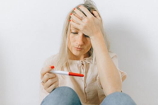 Врачи назвали причины ложноположительного теста на беременность