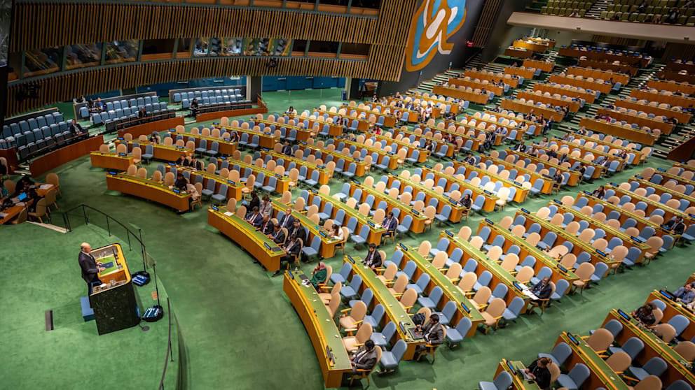 Шольц выступил на ГА ООН перед практически пустым залом