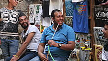Либо жена, либо кальян: в Египте мужчинам запретили ночные посиделки в кафе