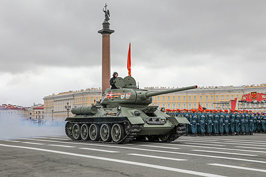 Механизированную колонну военного парада на Дворцовой площади Санкт-Петербурга возглавит танк Т-34-85, участник боев за Ленинград