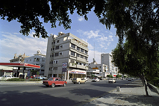 Российские туристы поссорились с водителем автобуса и попали в тюрьму на Кипре