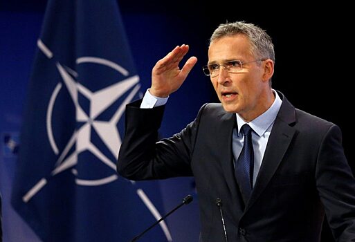 Генерал-полковник: Под командованием американцев НАТО прицеливается к России