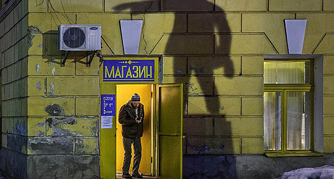 Магазины отстояли ночную смену