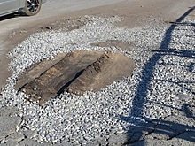 В Бердске дорога из Белокаменного продолжает разрушаться