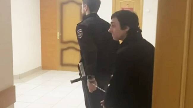 Россиянин связал сожительницу скотчем и постирал ее собаку в машинке