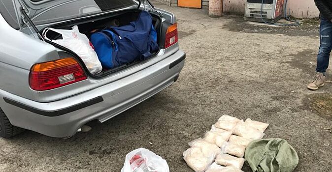 В Свердловской области задержали наркокурьеров с 10 кг синтетики