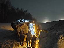 Заполненный пассажирский автобус столкнулся с большегрузом на российской трассе