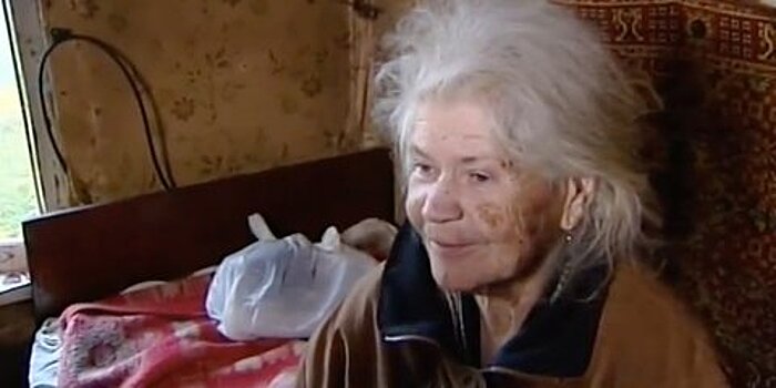Больная 83-летняя женщина осталась одна на даче