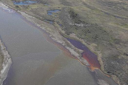 Уникальное норильское озеро умерло после разлива топлива