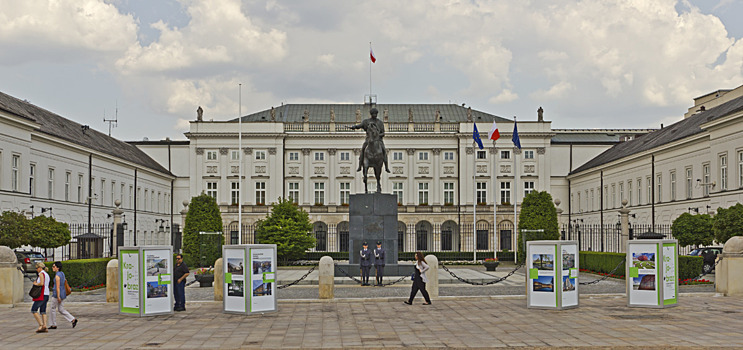 В Варшаве неизвестный пытался протаранить ворота президентского дворца