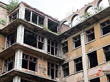 ​Свердловские депутаты передали заброшенную больницу в Зеленой роще в частные руки