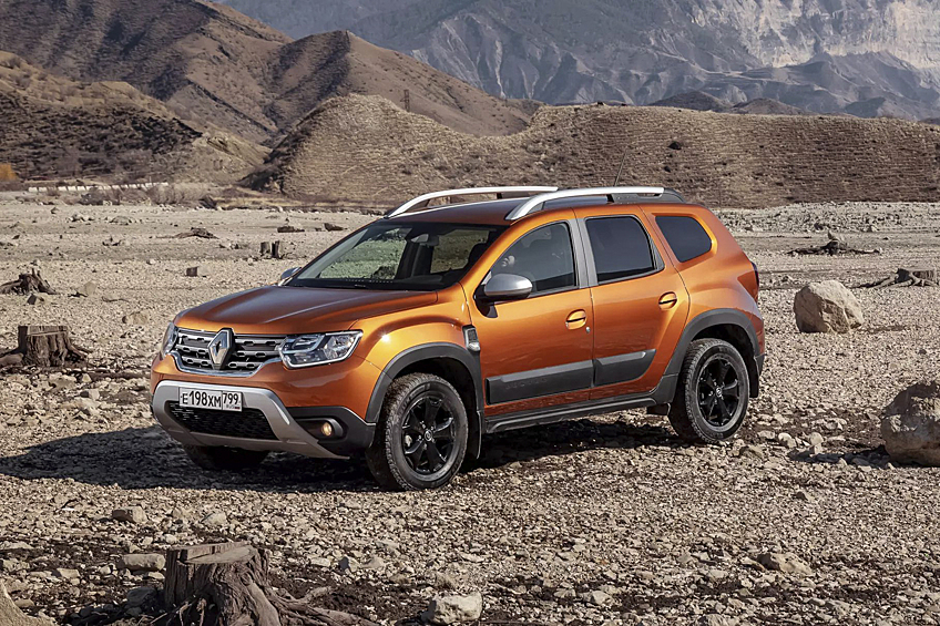 6 место: Renault Duster. Renault Duster — та модель, с которой россиянам стоит попрощаться окончательно. Renault весной прошлого года ушла из России, а сборку Duster в Москве свернули — теперь на мощностях столичного завода выпускают «китайские» «Москвичи». Duster же возят штучно из Европы по упрощенной схеме параллельного импорта, причем под румынской маркой Dacia