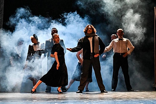 Владимирский драмтеатр получил две "Золотые маски" за спектакль "Черные доски"