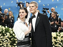 Энн Хэтэуэй заподозрили в пластике после появления на Met Gala