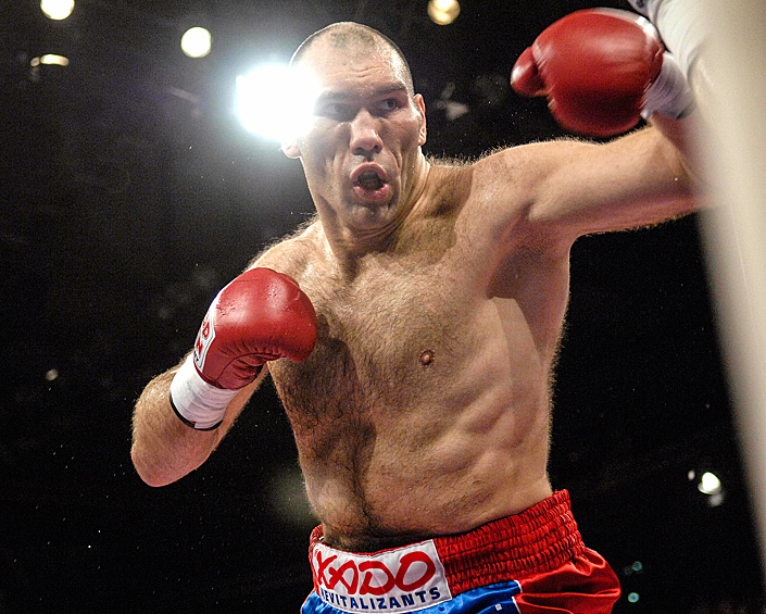 Российский боксер Николай Валуев на ринге 2007 год