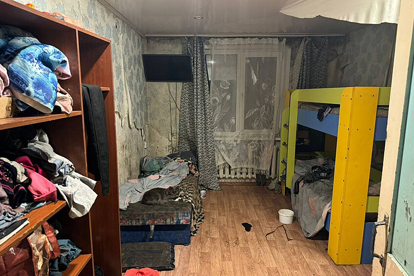 Одна из комнат в доме в Красноярском крае, где жили четверо детей, погибших от отравления
