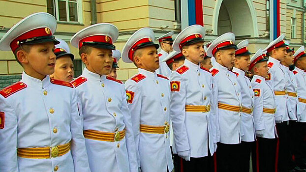 Восемьдесят воспитанников Екатеринбургского СВУ сегодня получили погоны курсантов
