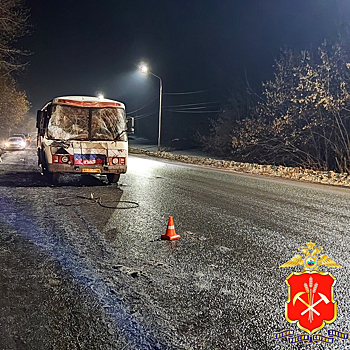 Пять человек пострадали при жестком наезде ПАЗика на экскаватор в Киселевске
