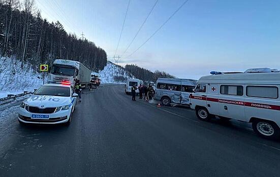 Число пострадавших в ДТП с автобусом в Приангарье выросло до 12