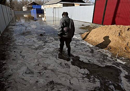 В Оренбуржье более 1,3 тыс. пострадавших от паводка получили матпомощь