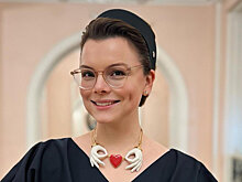 Жена Евгения Петросяна показала 5-летнего сына с букварем