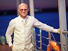 Дмитрий Хрусталев тайно женился на молодой певице