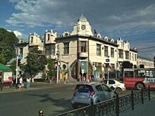 Баннер на старинном особняке. Как сохранить историческое наследие?