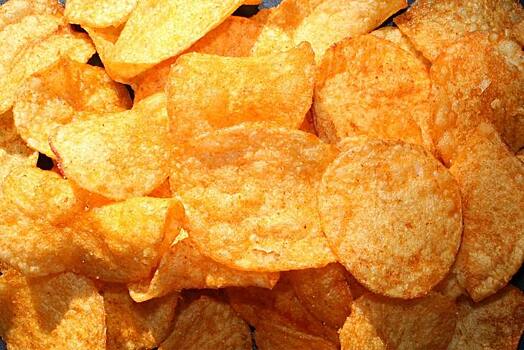 Картофельные очистки после производства чипсов отправят на удобрения для британских ферм