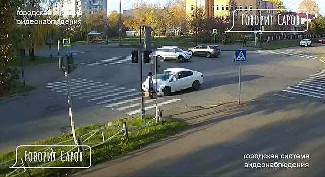 Водитель Peugeot травмировал женщину на пешеходном переходе в Сарове