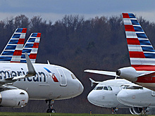 Fox: самолет American Airlines загорелся в аэропорту в Колорадо