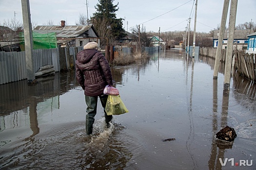 Наводнение в Кумылженском районе Волгоградской области пришло в жилые дома
