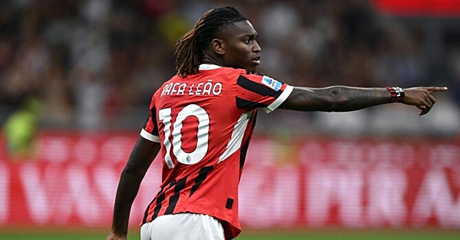 Хавбек «Болоньи» Фергюсон сбил Леау в подкате. Вингер «Милана» в падении попал ему в нос коленом и разбил в кровь