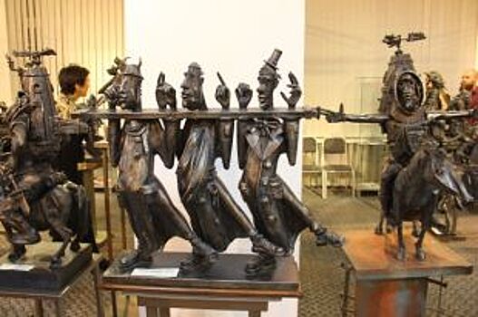 Железный мир Капралова. На выставку скульптор привёз восемь тонн экспонатов