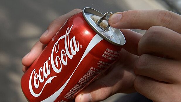 Блогеры показали итог трехнедельной выдержки зубов в Coca-Cola