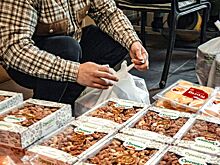 Участник московской ярмарки из Воронежской области передал продукты жителям новых регионов