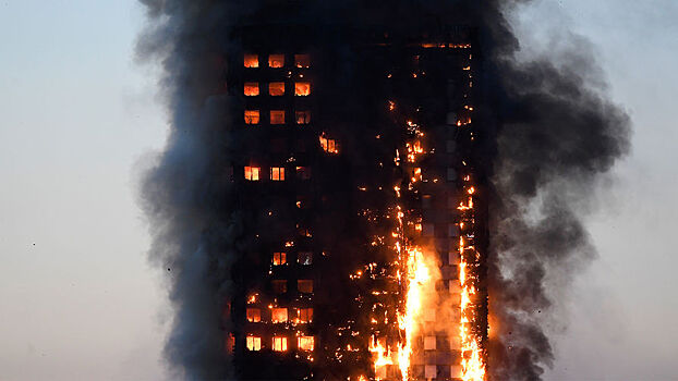 Как свечка: в Лондоне загорелась 27-этажная башня