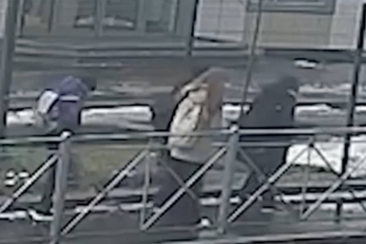 В Подмосковье дети мигрантов избили одноклассника на глазах своей матери и попали на видео