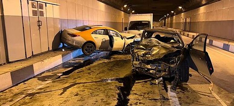 В результате ДТП на трассе в Приморье пострадали семь человек