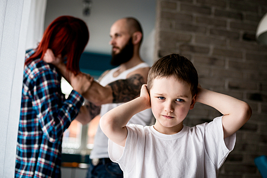 Вырастить домашнего насильника: 4 роковые ошибки при воспитании сыновей