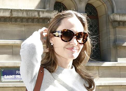 В сети обсуждают осунувшееся лицо Анджелины Джоли