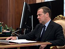 Медведев назвал взлом страницы "ВКонтакте" проявлением информационной войны