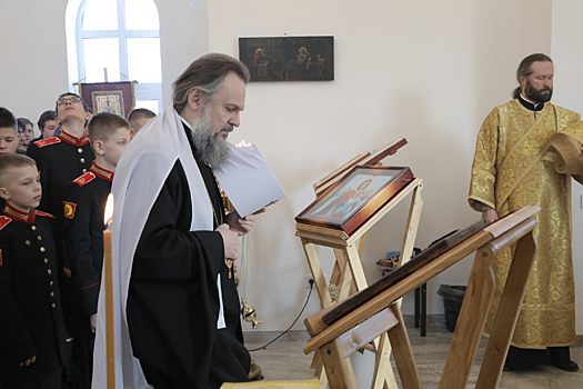 На территории Тверского суворовского военного училища прошло освящение храма