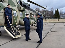 Замминистра обороны РФ осмотрел аэродром в Торжке