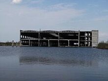 С крыши архангельского лампового завода снова упал человек