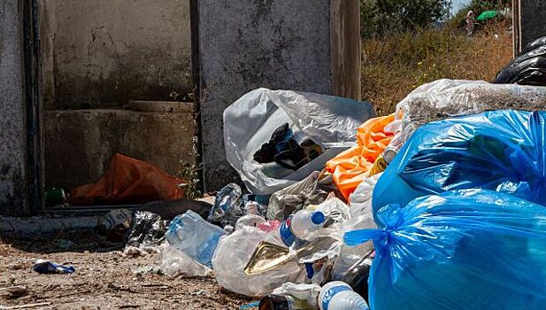 В Симферополе ищут ответственных за уборку "серых" участков города
