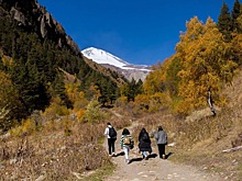 На Эльбрусе провели трекинговые выходные