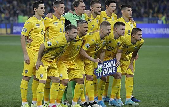 В Петербурге проведут проверки из-за футболок сборной Украины с Крымом